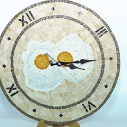 Horloge œuf en mosaïque