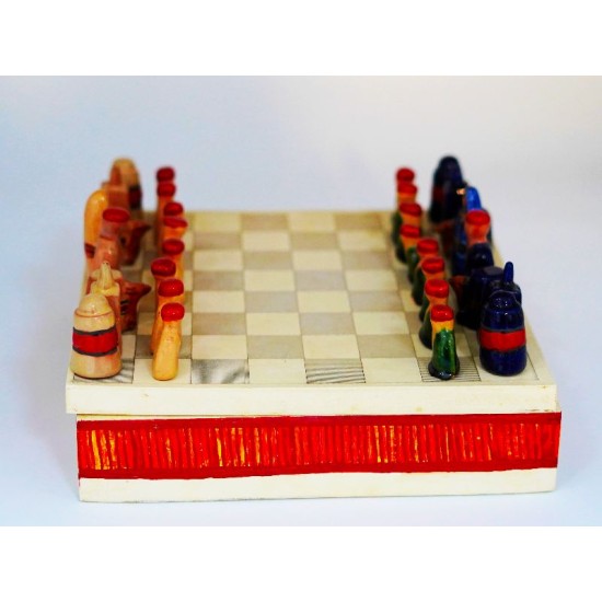 Jeu d’échecs en poterie artisanale