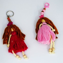 Porte-clé macramé fille fait main